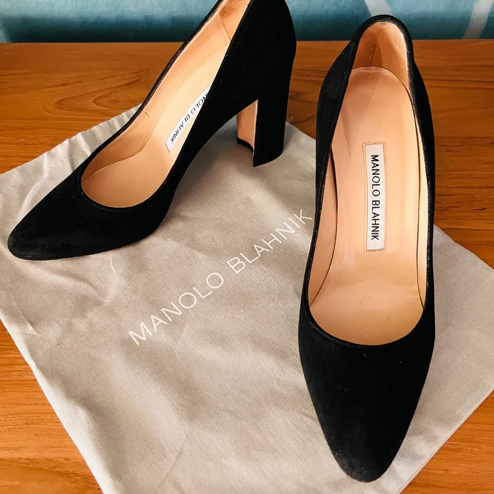 Manolo Blahnik Black Suede Block Heel Pumps EU 36.5 / US 6.5 - Picture 6 of 13